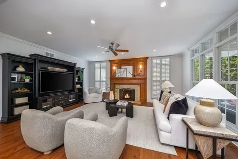605 Euclid Avenue Glen Ellyn IL 60137