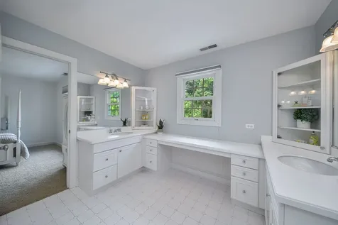 605 Euclid Avenue Glen Ellyn IL 60137