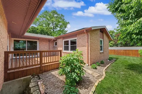 306 Sunnycrest Court W Urbana IL 61801