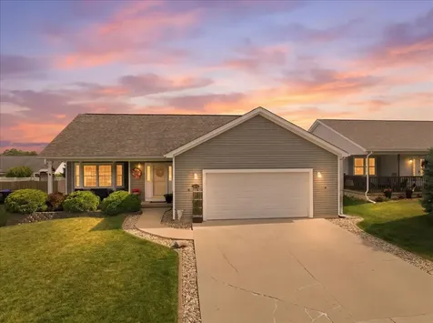 2706 Stratmoor Drive Bloomington IL 61705
