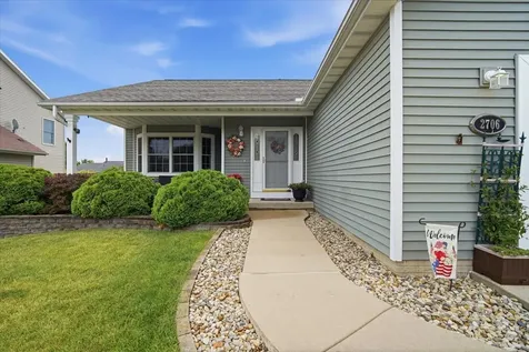 2706 Stratmoor Drive Bloomington IL 61705