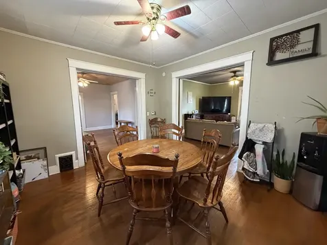 419 North Plum Street Farmer City IL 61842