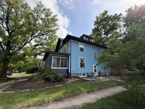 419 North Plum Street Farmer City IL 61842