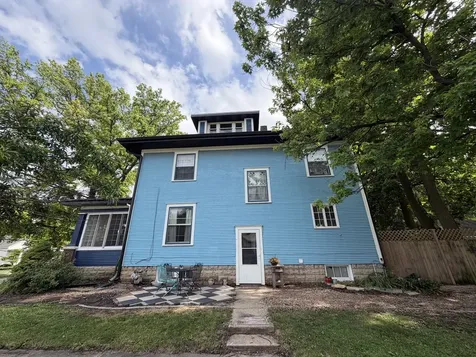 419 North Plum Street Farmer City IL 61842