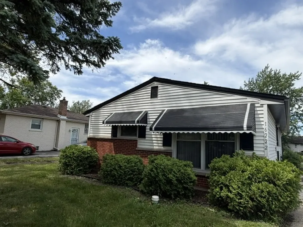 16222 Honore Avenue Markham IL 60428