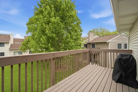 981 Pine Tree Circle S Buffalo Grove IL 60089