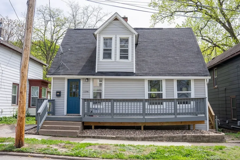 1194 23RD Street Moline IL 61265