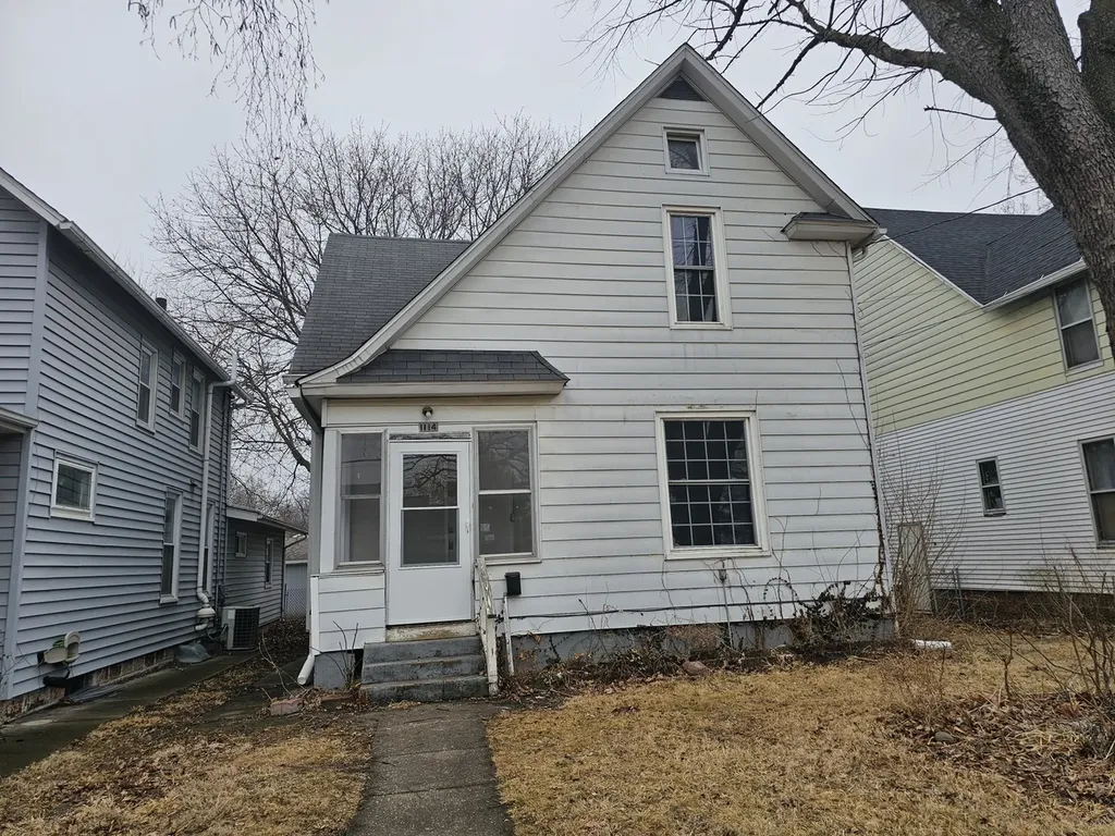 1114 25TH Street Moline IL 61265