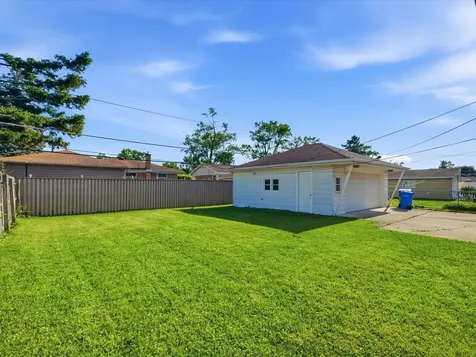 4900 West Hawthorne Avenue Hillside IL 60162