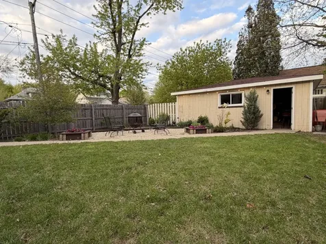 825 North Butrick Street Waukegan IL 60085