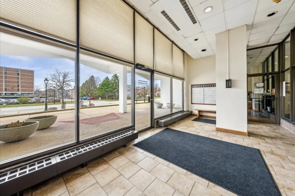 33 North Main Street Lombard IL 60148