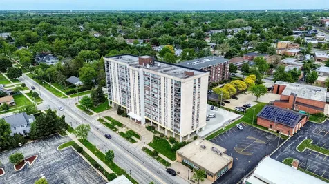 33 North Main Street Lombard IL 60148