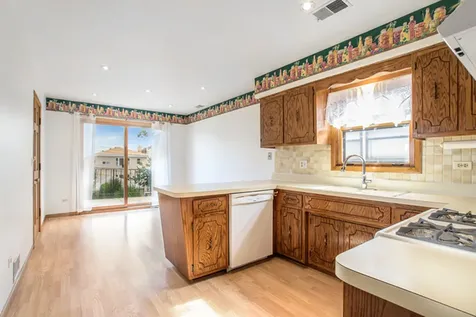 6120 West Eastwood Avenue Chicago IL 60630