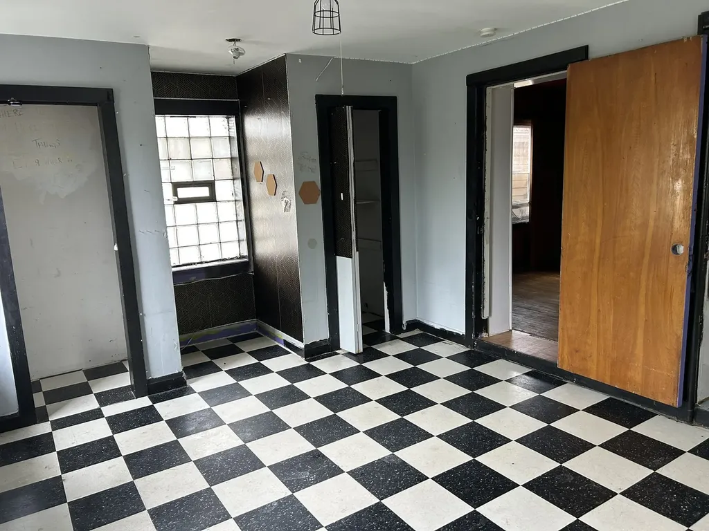 3854 South Albany Avenue Chicago IL 60632