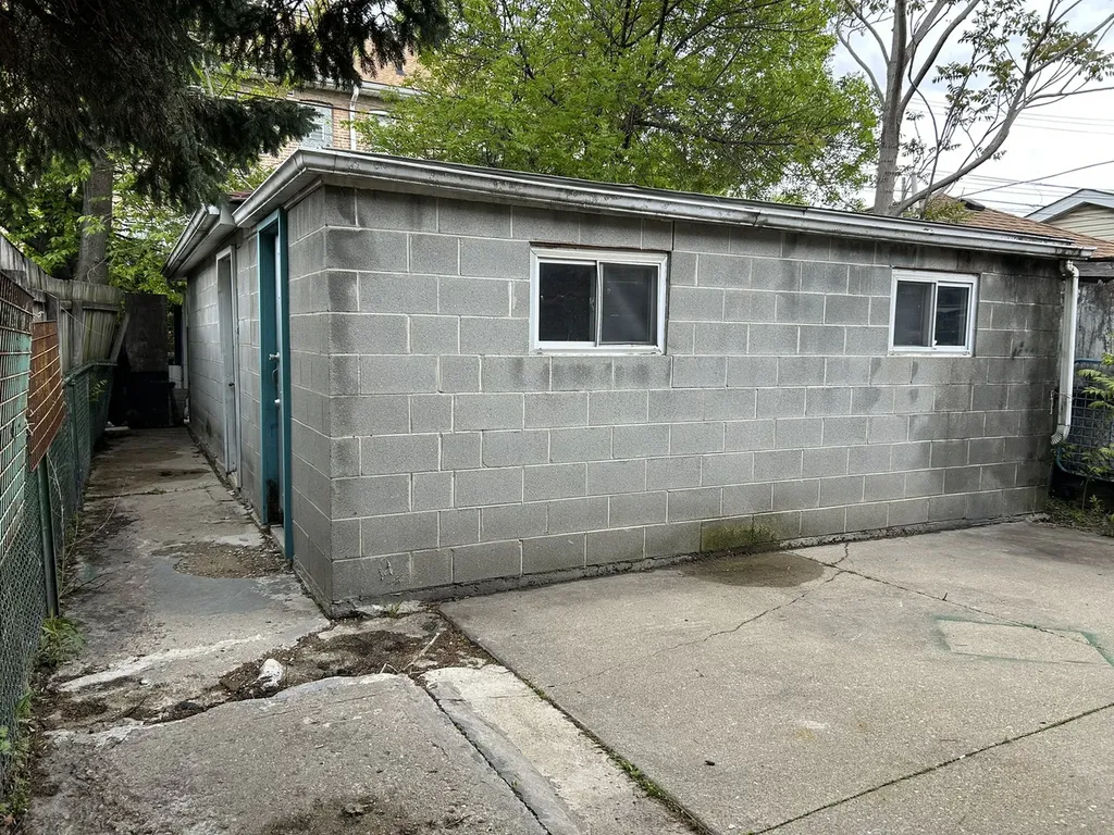 3854 South Albany Avenue Chicago IL 60632