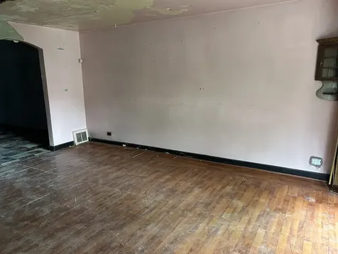 3854 South Albany Avenue Chicago IL 60632