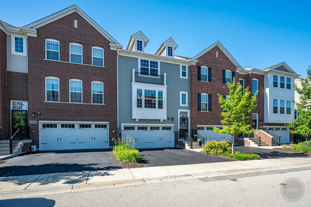 2515 Huntleigh Lane Woodridge IL 60517