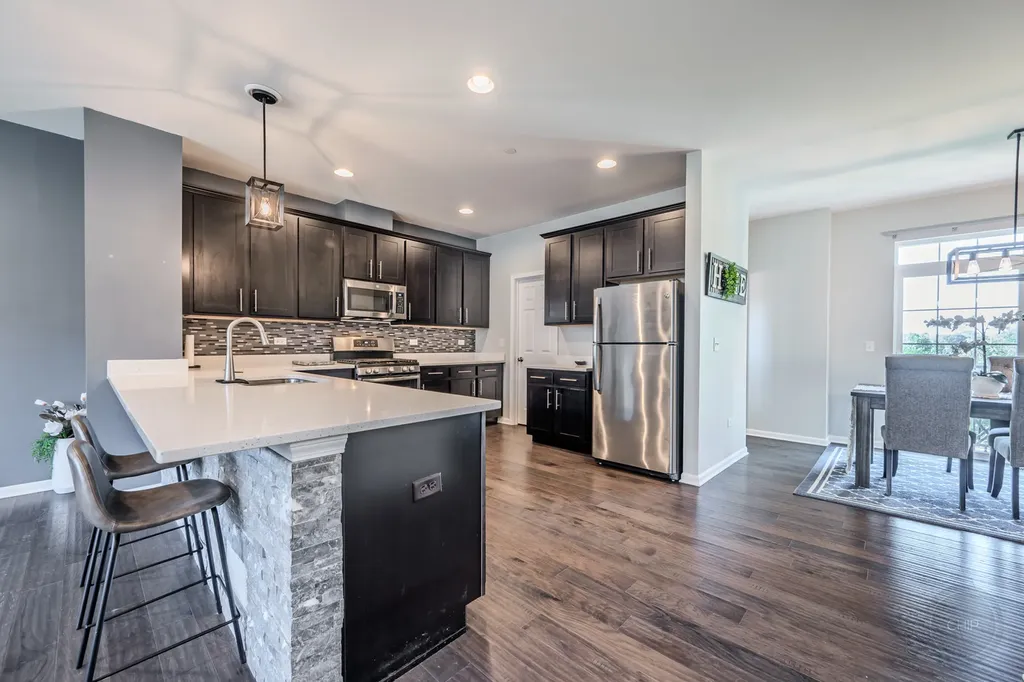 2515 Huntleigh Lane Woodridge IL 60517