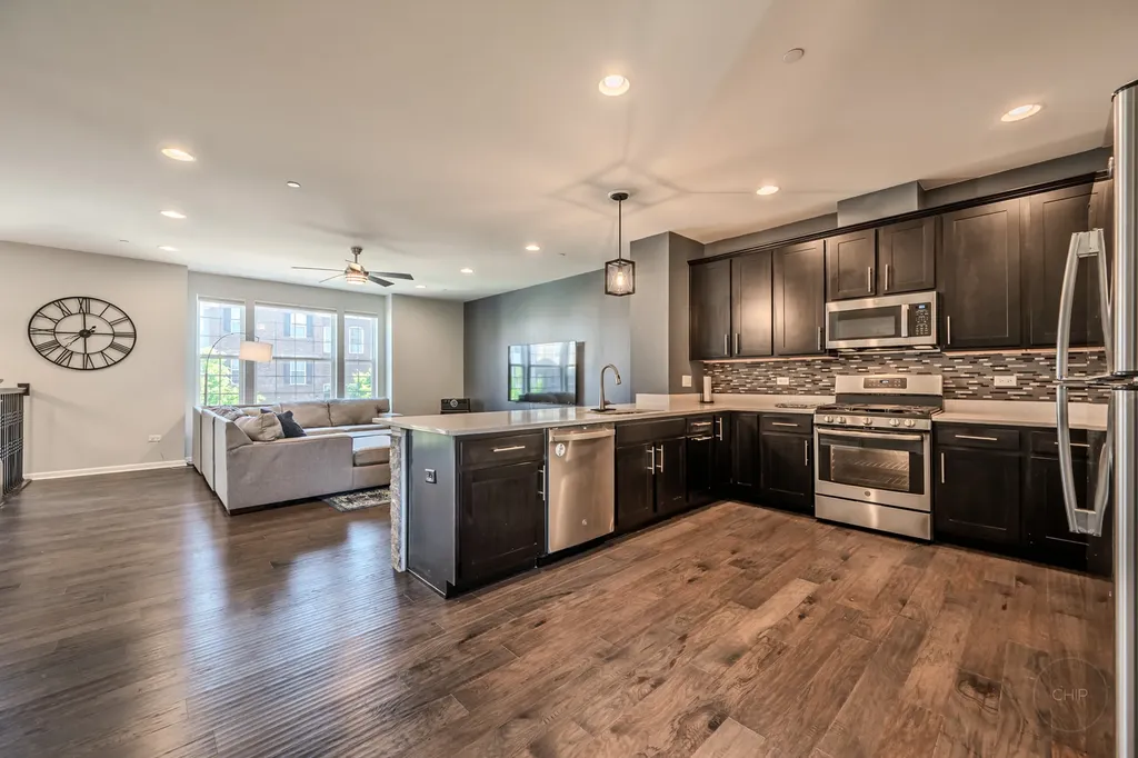 2515 Huntleigh Lane Woodridge IL 60517
