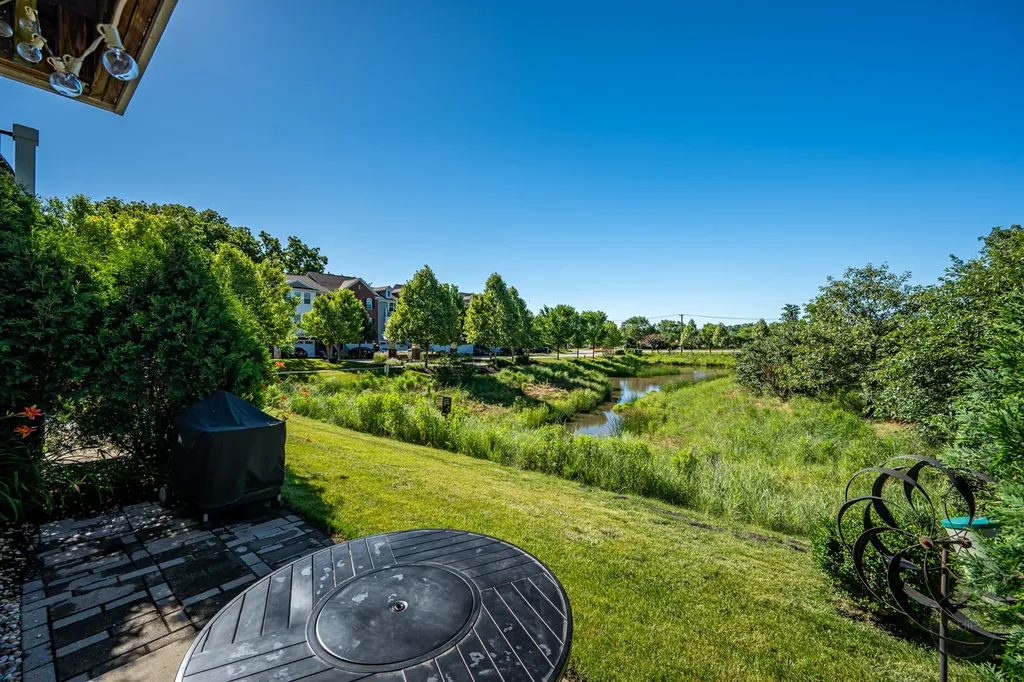 2515 Huntleigh Lane Woodridge IL 60517
