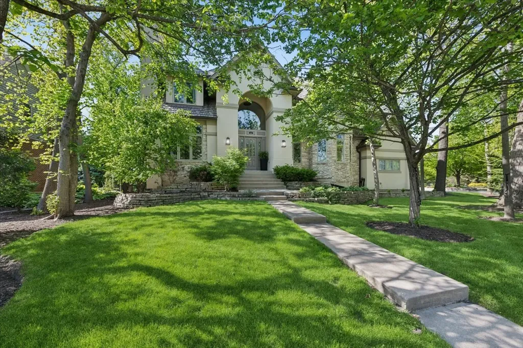 203 Crooked Tree Court Naperville IL 60565