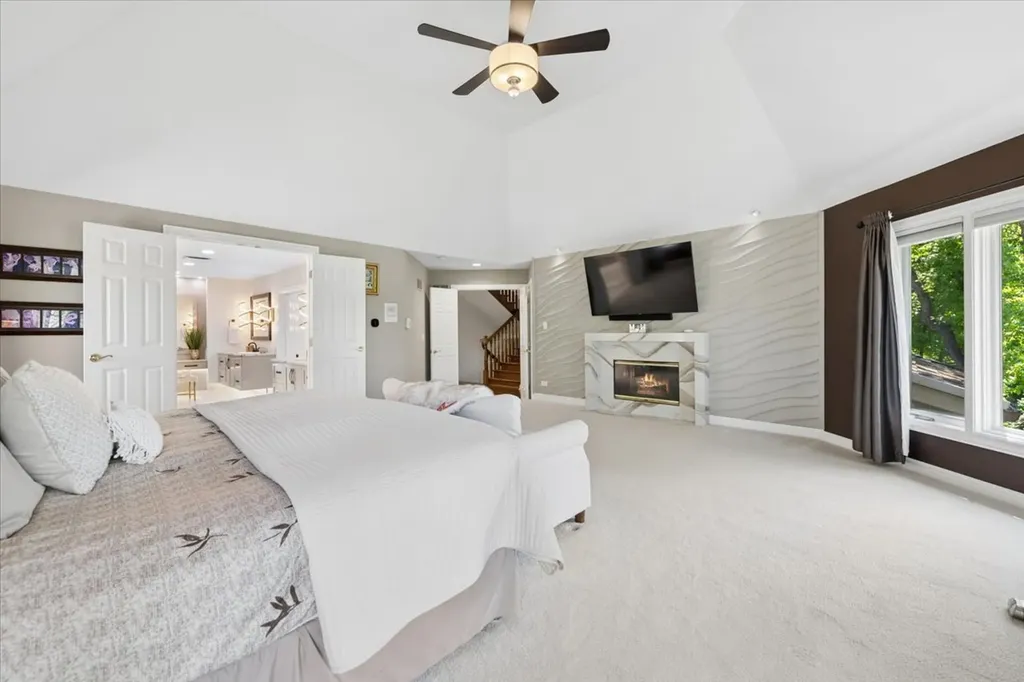 203 Crooked Tree Court Naperville IL 60565
