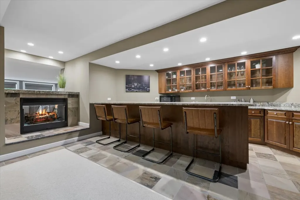 203 Crooked Tree Court Naperville IL 60565