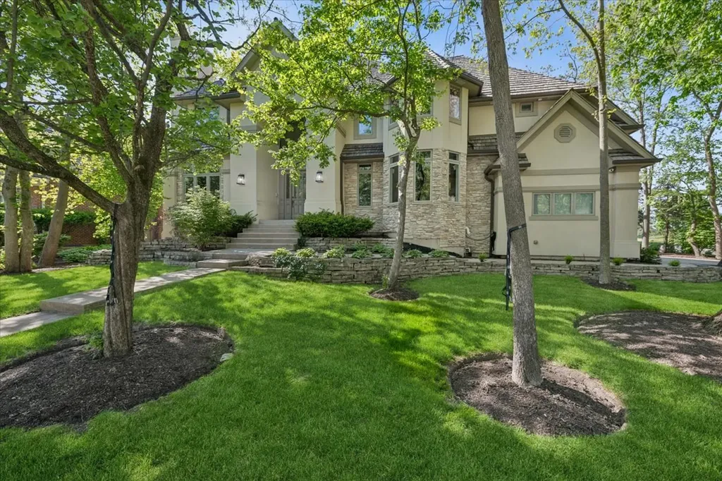 203 Crooked Tree Court Naperville IL 60565