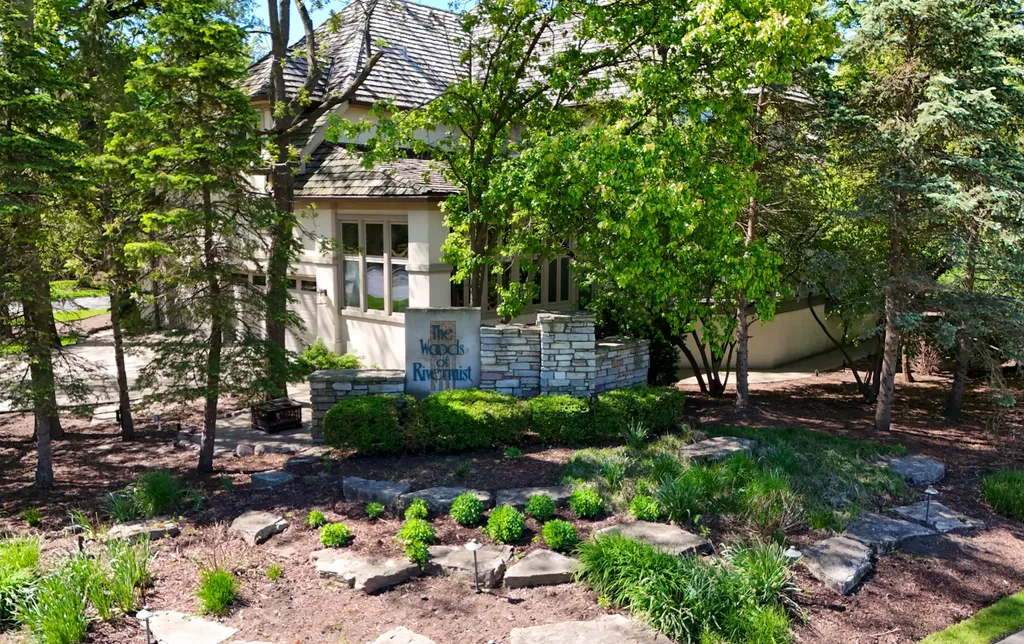203 Crooked Tree Court Naperville IL 60565