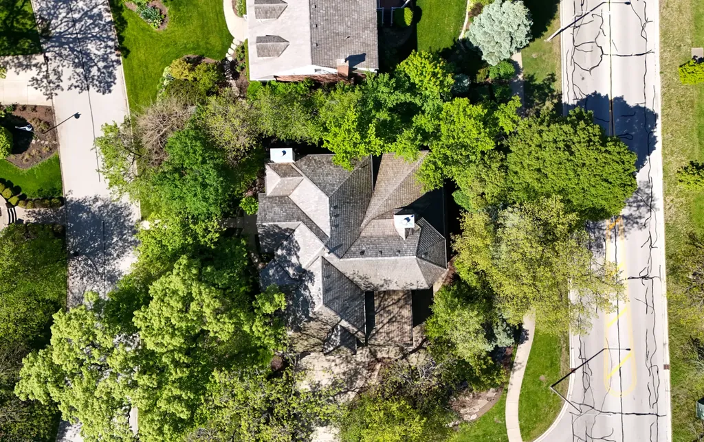203 Crooked Tree Court Naperville IL 60565
