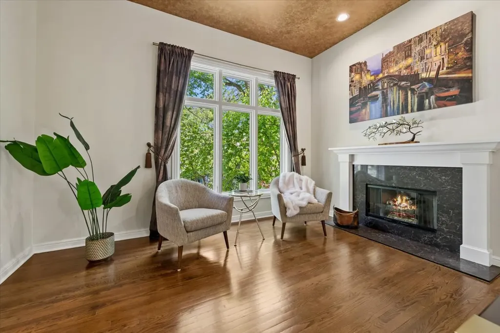 203 Crooked Tree Court Naperville IL 60565