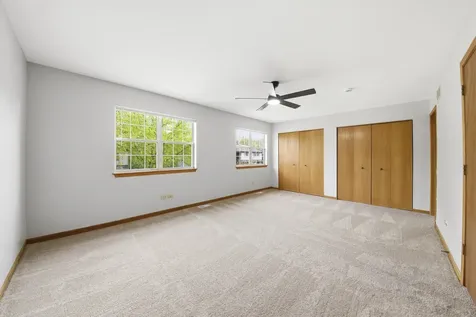 615 Buckskin Lane Carpentersville IL 60110