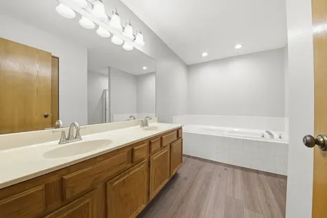 615 Buckskin Lane Carpentersville IL 60110