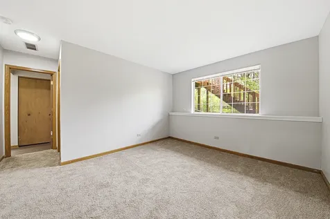615 Buckskin Lane Carpentersville IL 60110