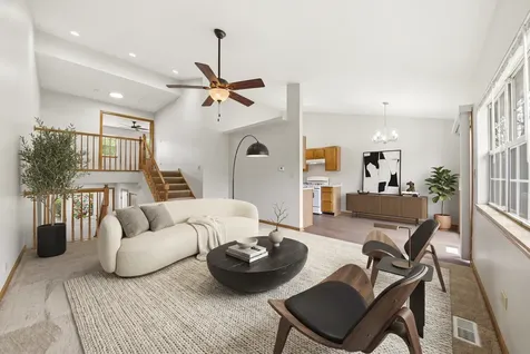 615 Buckskin Lane Carpentersville IL 60110