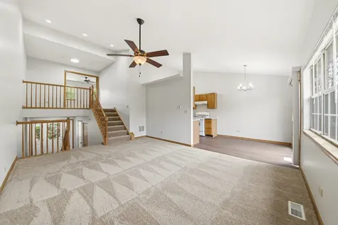 615 Buckskin Lane Carpentersville IL 60110