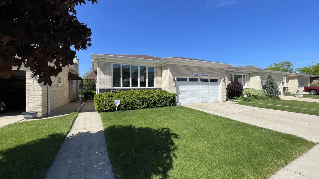 8414 West Brodman Avenue Chicago IL 60656