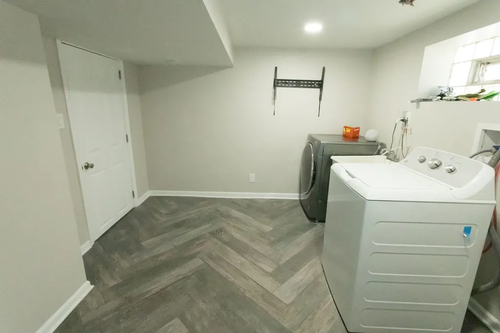 2252 West 71st Street Chicago IL 60636