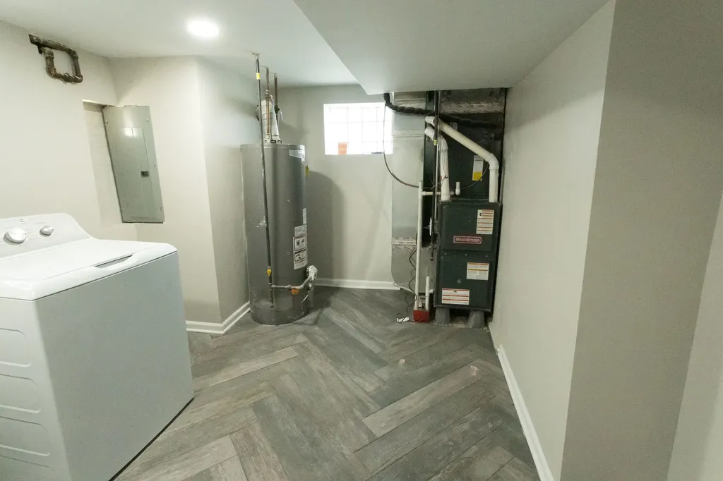 2252 West 71st Street Chicago IL 60636