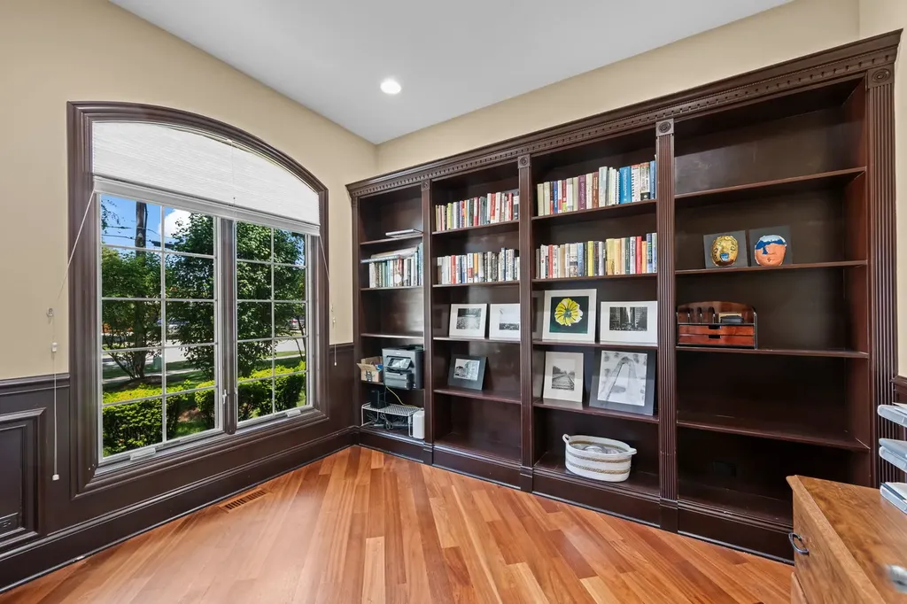 1105 Austin Avenue Park Ridge IL 60068