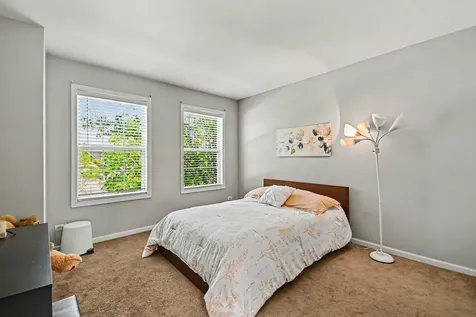 517 Meadowwood Lane Oswego IL 60543