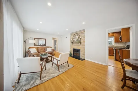 814 South Evergreen Avenue Arlington Heights IL 60005