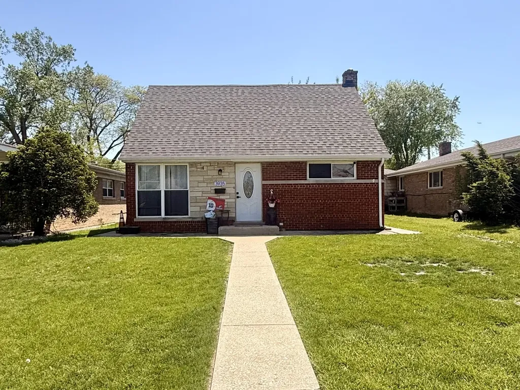 3935 Birchwood Avenue Skokie IL 60077