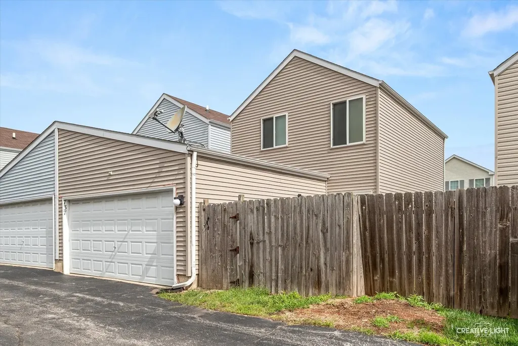 737 Serendipity Drive Aurora IL 60504
