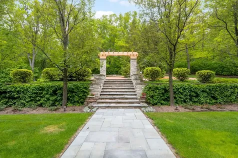 55 South Wynstone Drive S North Barrington IL 60010