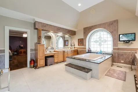 55 South Wynstone Drive S North Barrington IL 60010