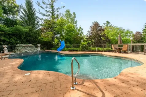 55 South Wynstone Drive S North Barrington IL 60010
