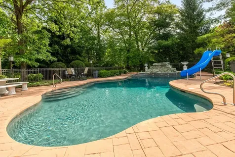 55 South Wynstone Drive S North Barrington IL 60010
