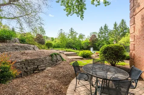 55 South Wynstone Drive S North Barrington IL 60010