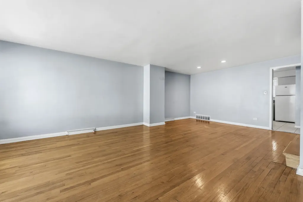 7843 South Yates Boulevard Chicago IL 60649